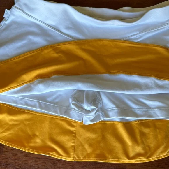 White and yellow original nike skirt - Picture 5 of 6